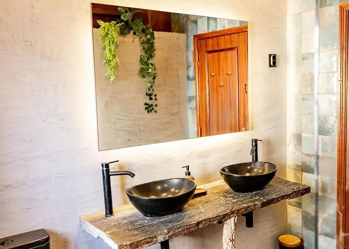 Santa Cruz Surf House By Stoke Travel Bed & Breakfast A dos Cunhados