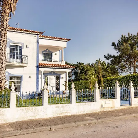 ベッド・アンド・ブレックファスト Santa Cruz Surf House By Stoke Travel ア・ドス・クニャードス