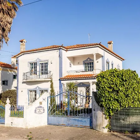 Santa Cruz Surf House By Stoke Travel *