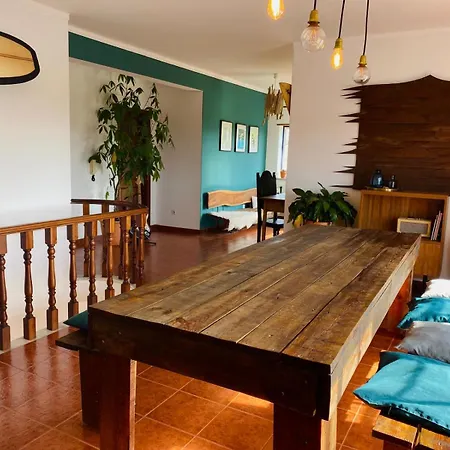 ベッド・アンド・ブレックファスト Santa Cruz Surf House By Stoke Travel ア・ドス・クニャードス