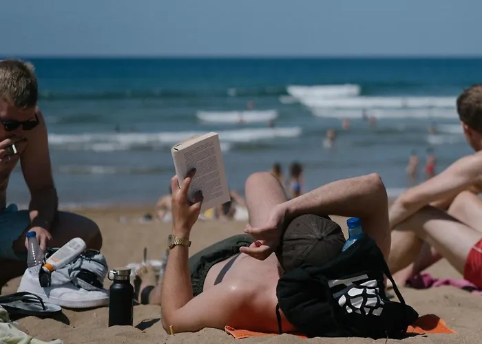 Santa Cruz Surf House By Stoke Travel * Aldeia dos Cunhados