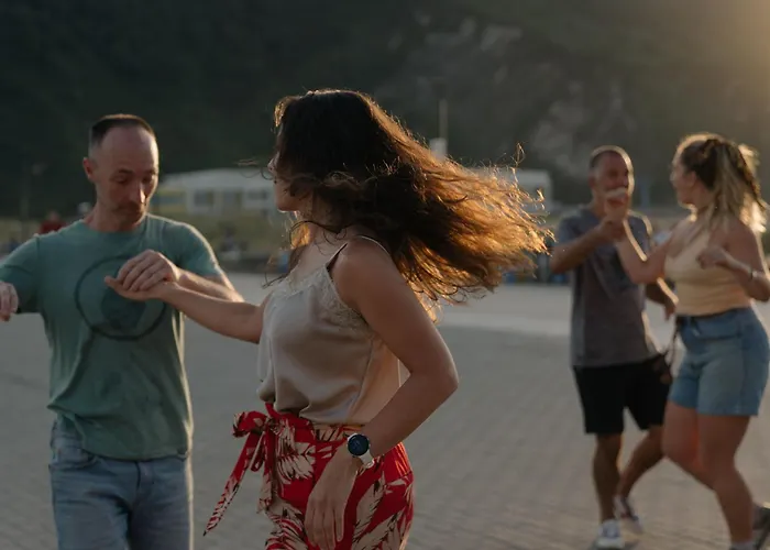 Alojamento de Acomodação e Pequeno-almoço Santa Cruz Surf House By Stoke Travel Aldeia dos Cunhados