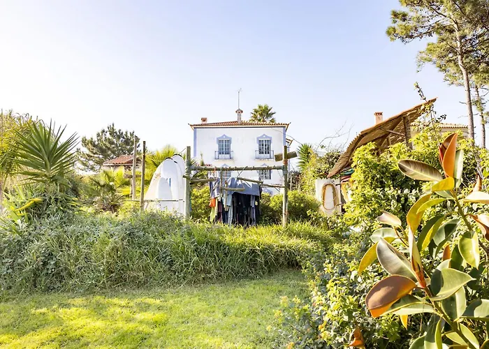 Santa Cruz Surf House By Stoke Travel * Aldeia dos Cunhados