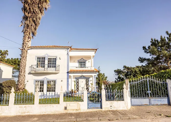 Alojamento de Acomodação e Pequeno-almoço Santa Cruz Surf House By Stoke Travel Aldeia dos Cunhados