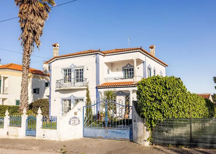 Santa Cruz Surf House By Stoke Travel *