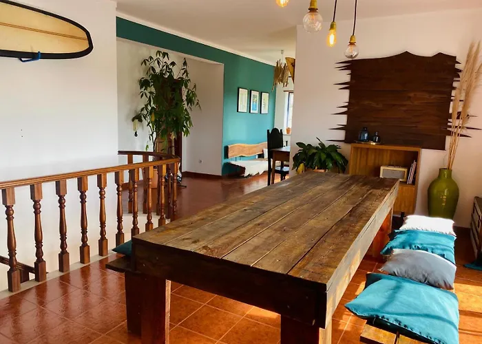 Alojamento de Acomodação e Pequeno-almoço Santa Cruz Surf House By Stoke Travel Aldeia dos Cunhados