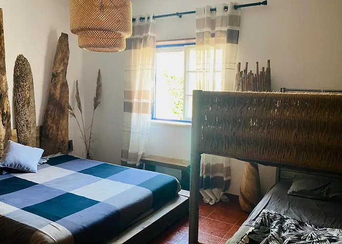 Alojamento de Acomodação e Pequeno-almoço Santa Cruz Surf House By Stoke Travel Aldeia dos Cunhados